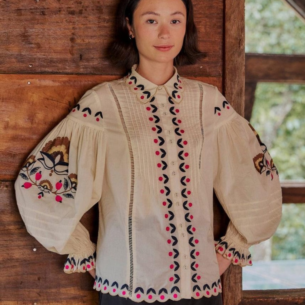 Beautiful Farm Rio embroidered blouse / NWT